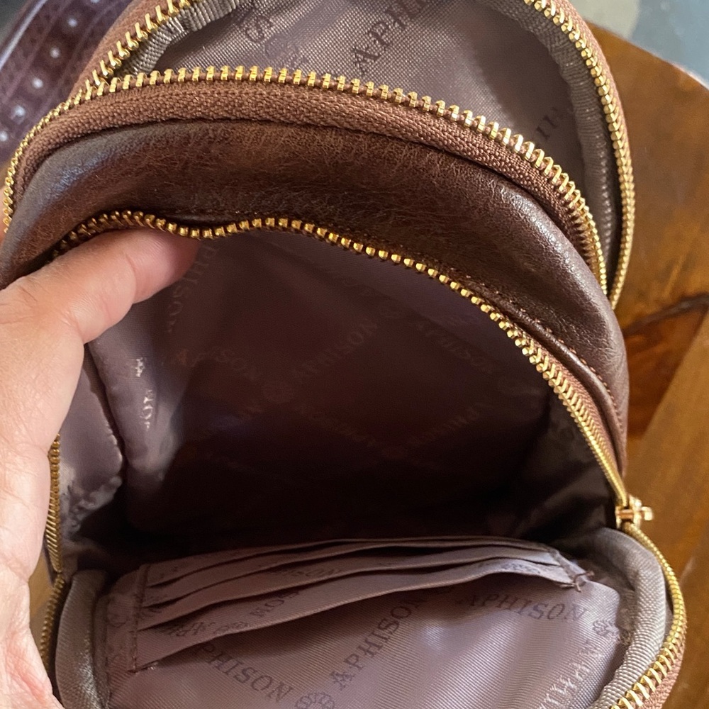Brown Leather Crossbody/Sling Bag - Picture 4 of 5
